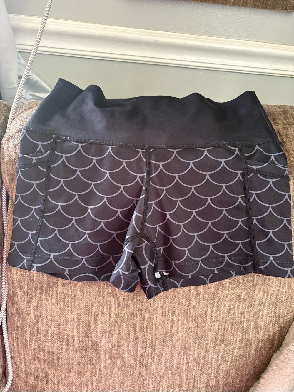 Constantly Varied Gear Dragon scales XS 2.5” shorts